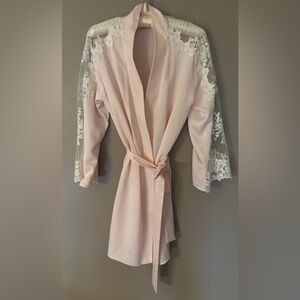 Elegant Lace Sleeve Petal Ballet Pink Robe Shortie Honeymoon Lingerie Luxurious